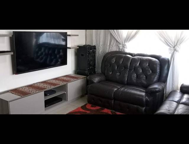 3 BEDROOM HOUSE FOR SALE IN PROTEA NORTH
